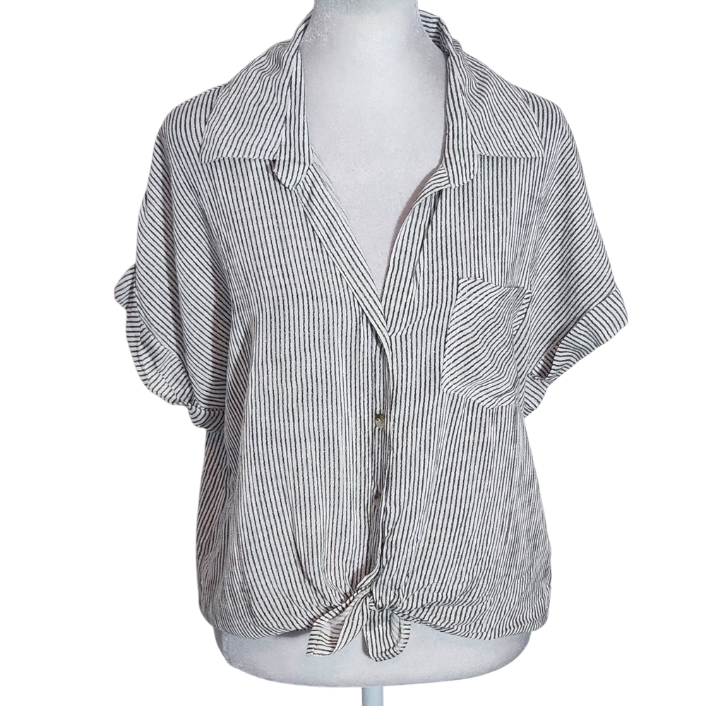 Style House Striped Black and White Blouse with Tie Waist NWT Size Medium